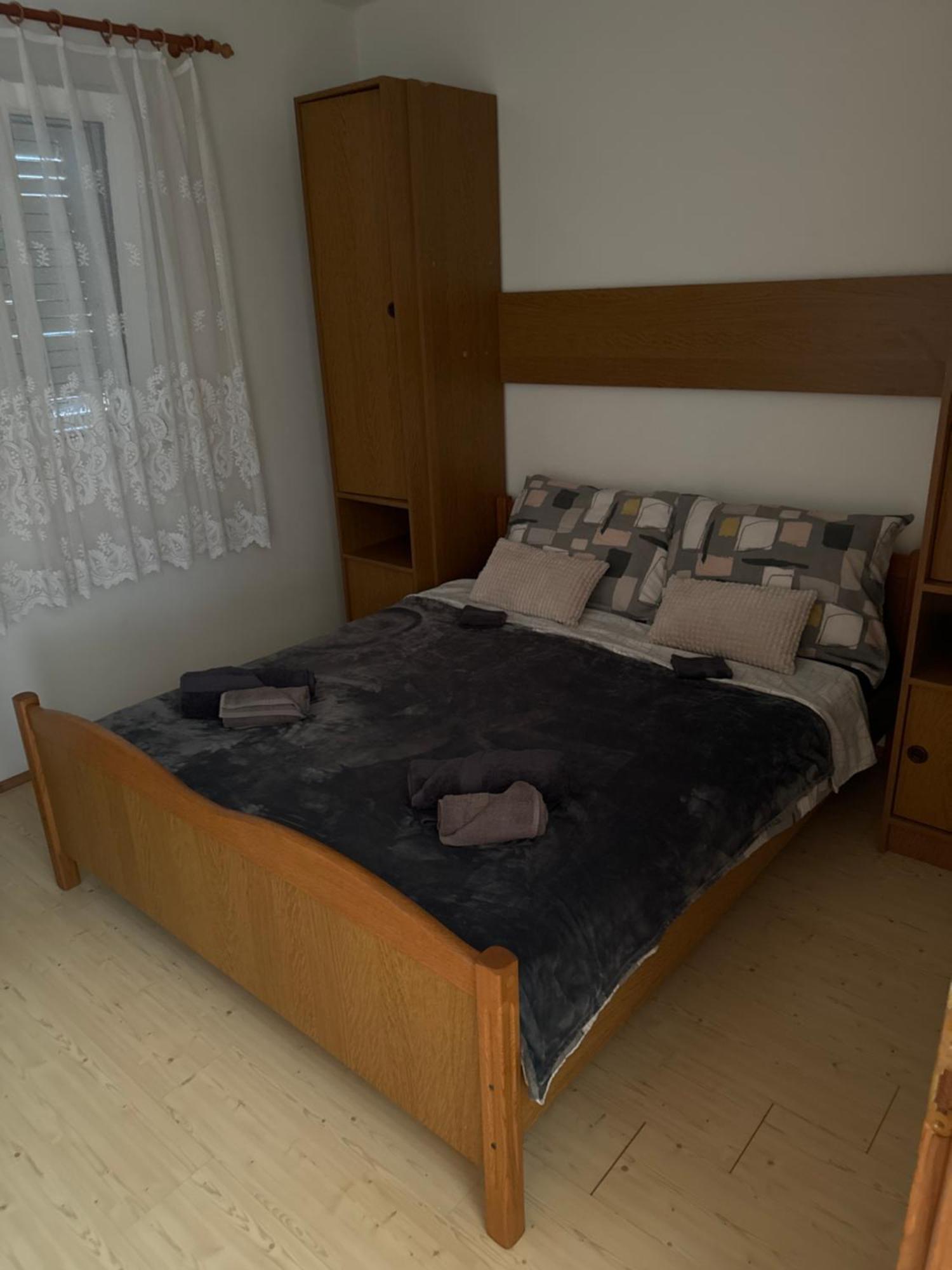 דירות ויר Apartman J&B מראה חיצוני תמונה